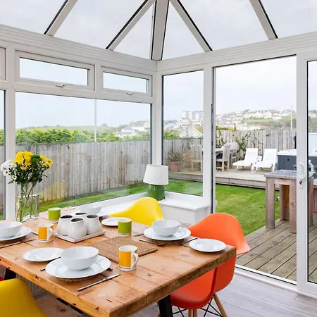 Holiday home Mermaid Gaze In Porth, Newquay *